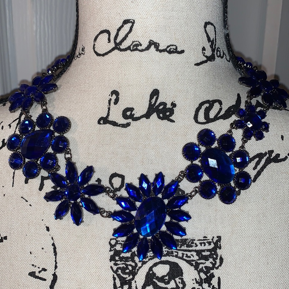 3/$15 Statement necklace